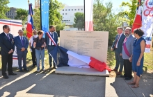 Inauguration de la stèle à la mémoire des victimes civiles des bombardements du 5 juillet 1944