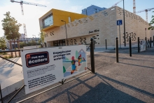 Rue aux écoliers aux abords de l'école Jean Miró